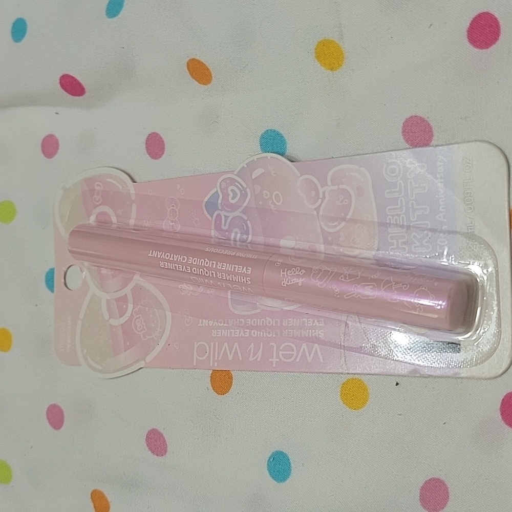 Hello Kitty Make Up Bundle In Embroidered Pouch - Picture 4 of 5